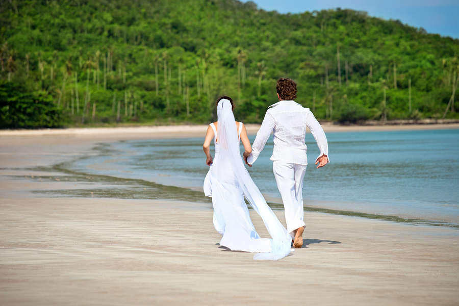 What to Wear at Your Beach Wedding